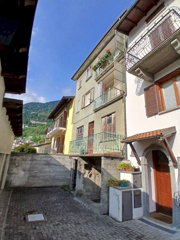 Facciata - Quadrilocale via 1 Maggio, 20, Sondalo - foto 1