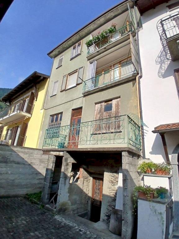 Facciata - Quadrilocale via 1 Maggio, 20, Sondalo - foto 2