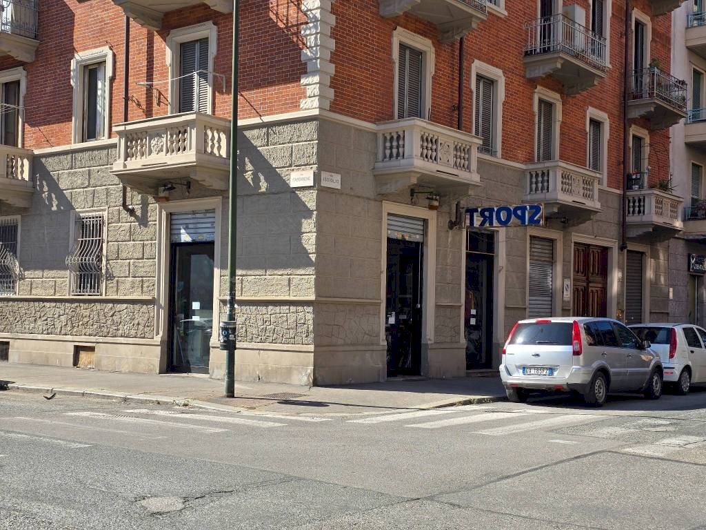 Facciata - Negozio via Issiglio, 2, Torino - foto 1