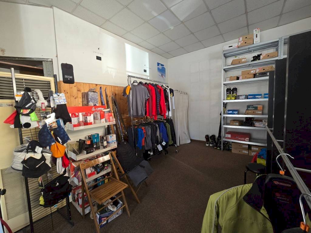 Interno non residenziale - Negozio via Issiglio, 2, Torino - foto 3