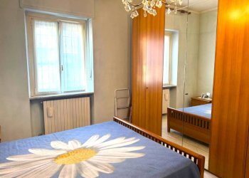 Camera da letto - Trilocale via Ferrara, 7, Beinasco - foto 8