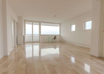 Three-room apartment Lissone - photo 2