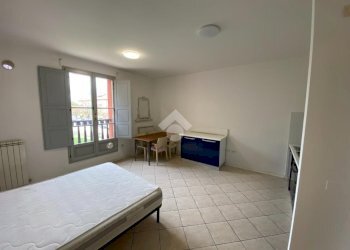 One-room apartment Via G. Ricci Signorini, Massa Lombarda - photo 4