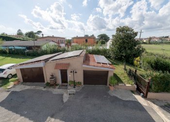 Foto 2 - Villa Via Castelchiodato
 
42, Mentana - foto 2