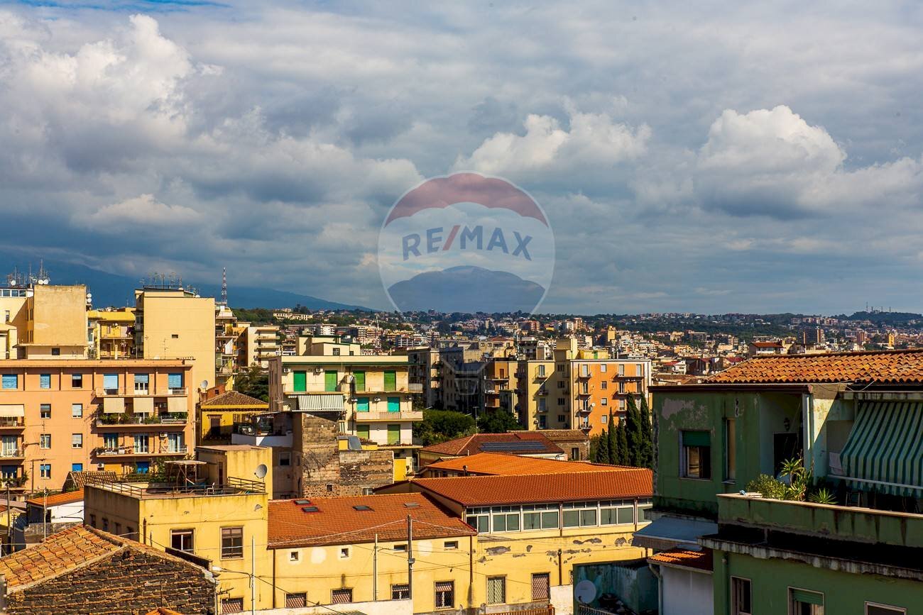 Edificio all\'aperto - Quadrilocale Via Marchese
 
8, Catania - foto 2