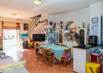 Sala da pranzo - Quadrilocale Via Marchese
 
8, Catania - foto 5