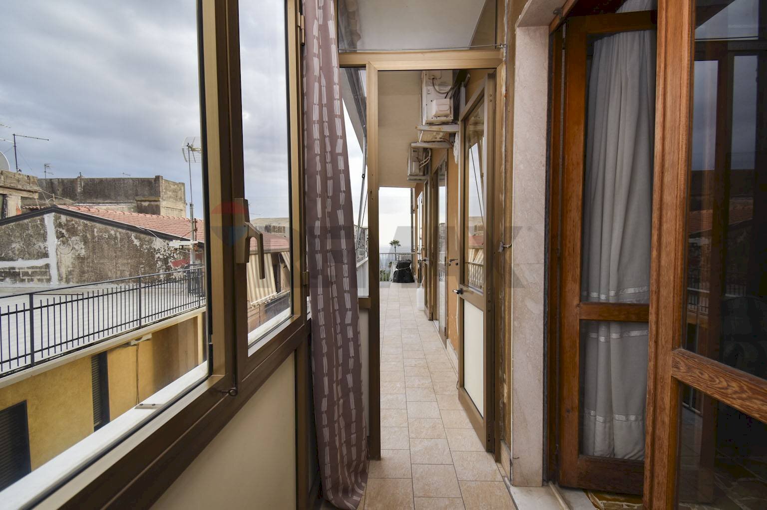 Hall / corridoio - Four-room apartment Via Adelaide Bruno Alessi
 
26, Santa Maria di Licodia - photo 3