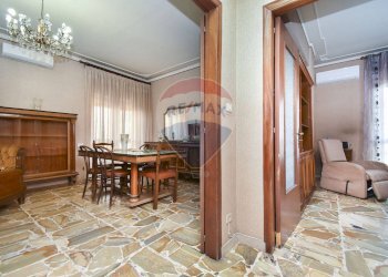 Sala da pranzo - Quadrilocale Via Adelaide Bruno Alessi
 
26, Santa Maria di Licodia - foto 9