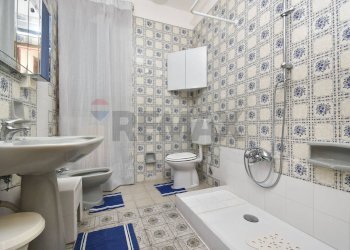 Bagno - Four-room apartment Via Adelaide Bruno Alessi
 
26, Santa Maria di Licodia - photo 6