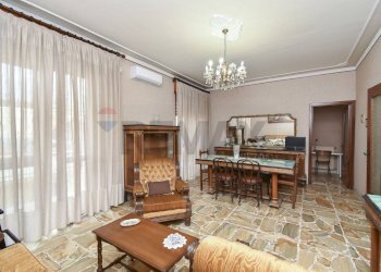 Sala da pranzo - Four-room apartment Via Adelaide Bruno Alessi
 
26, Santa Maria di Licodia - photo 21