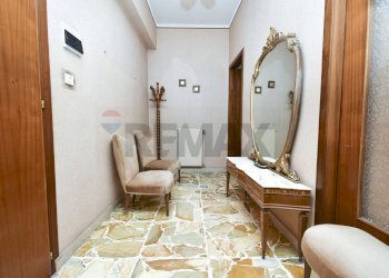 Hall / corridoio - Four-room apartment Via Adelaide Bruno Alessi
 
26, Santa Maria di Licodia - photo 29