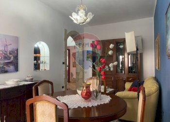 Sala da pranzo - Quadrilocale Via Siracusa
 
166/A, Siracusa - foto 6