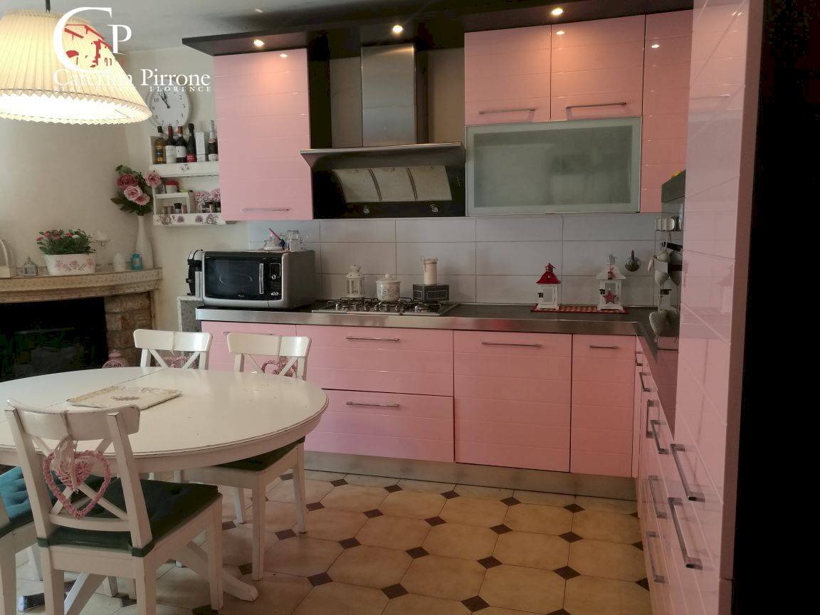 Foto 2 - Trilocale via Giuseppe Garibaldi
 
10, Dicomano - foto 2