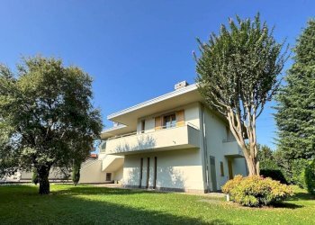 Facciata - Villa via Montecchi, 16C, Gorlago - foto 1