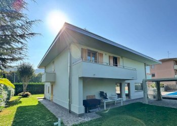 Facciata - Villa via Montecchi, 16C, Gorlago - foto 3