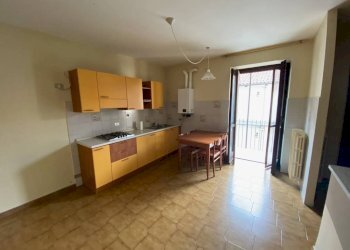 Cucina - Bilocale piazza Sant'Agostino, 16, Carmagnola - foto 8