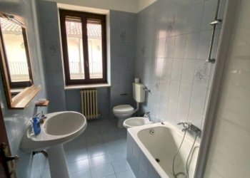 Bagno - Bilocale piazza Sant'Agostino, 16, Carmagnola - foto 9