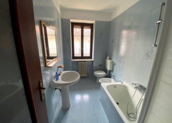 Bagno - Bilocale piazza Sant'Agostino, 16, Carmagnola - foto 10