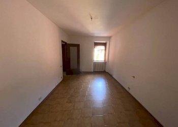 Camera da letto - Bilocale piazza Sant'Agostino, 16, Carmagnola - foto 14