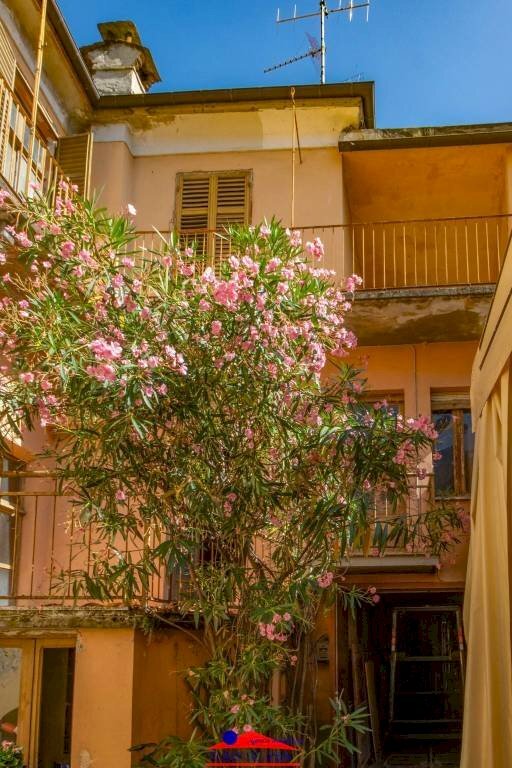 Facciata - Casa indipendente via Giovanni Giolitti, 7, Dronero - foto 1