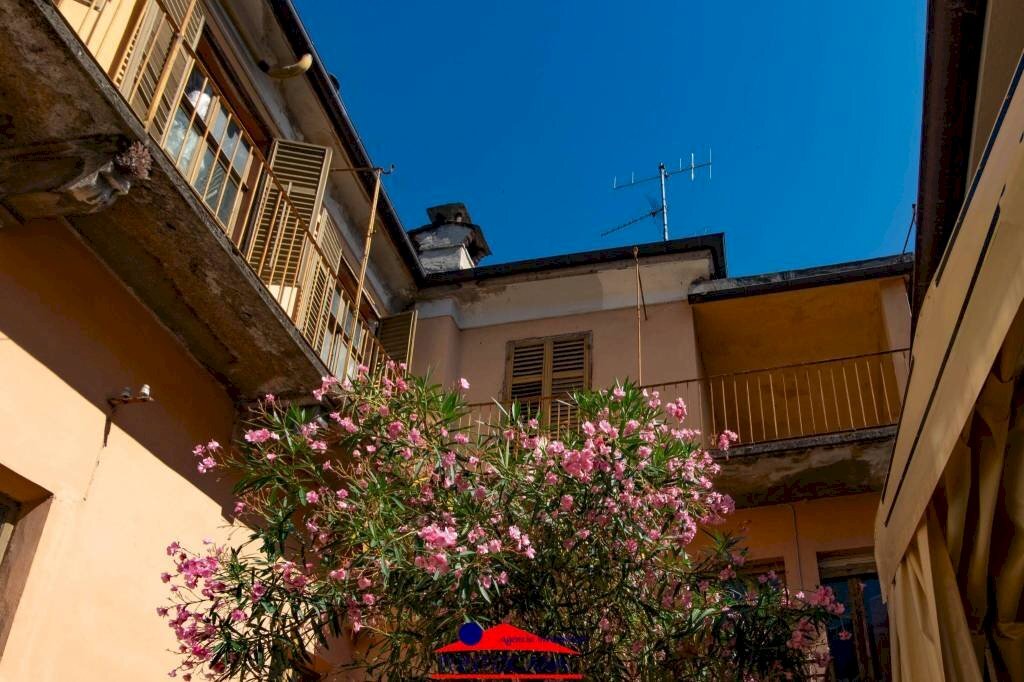 Facciata - Casa indipendente via Giovanni Giolitti, 7, Dronero - foto 2