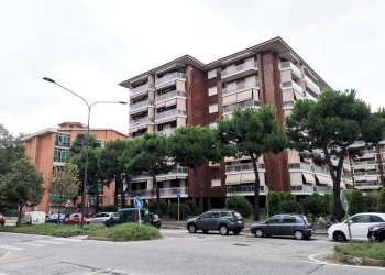 Facciata - Box strada Lanzo, 166, Torino - foto 17
