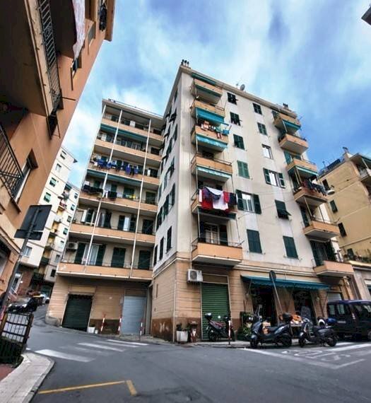 Facciata - Trilocale all'asta via Sparta, 34, Genova (zona Sestri Ponente) - foto 1