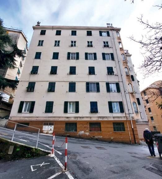 Facciata - Trilocale all'asta via Sparta, 34, Genova (zona Sestri Ponente) - foto 3