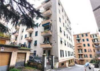 Facciata - Trilocale all'asta via Sparta, 34, Genova (zona Sestri Ponente) - foto 4