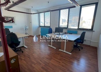 Ufficio via Bernini 5/7, Corsico - foto 1