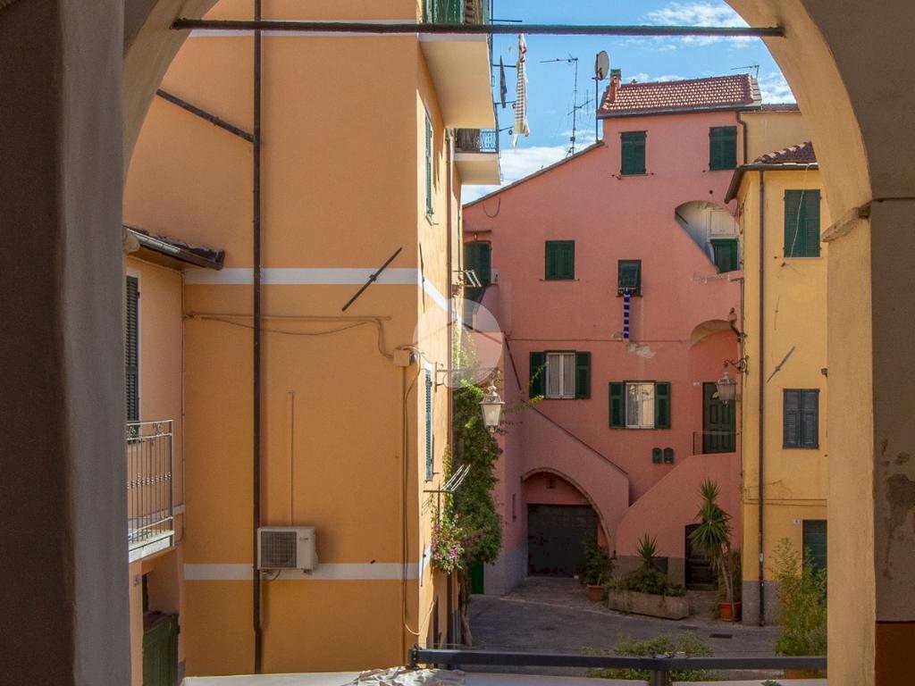 Four-room apartment Via Sant'Antonio, Imperia - photo 2