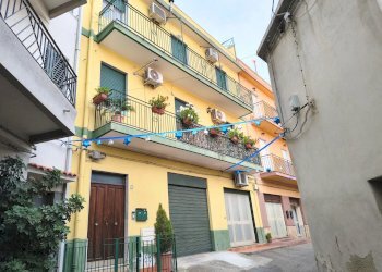 Four-room apartment Via San Nicolò, Messina - photo 1