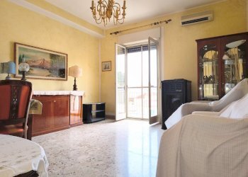Four-room apartment Via San Nicolò, Messina - photo 3
