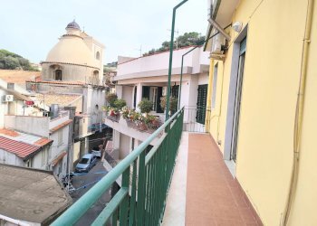 Four-room apartment Via San Nicolò, Messina - photo 6