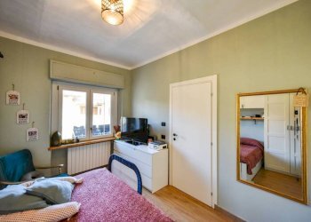 Camera da letto - Quadrilocale via Camillo Saccarelli, 15, Venaria Reale - foto 25