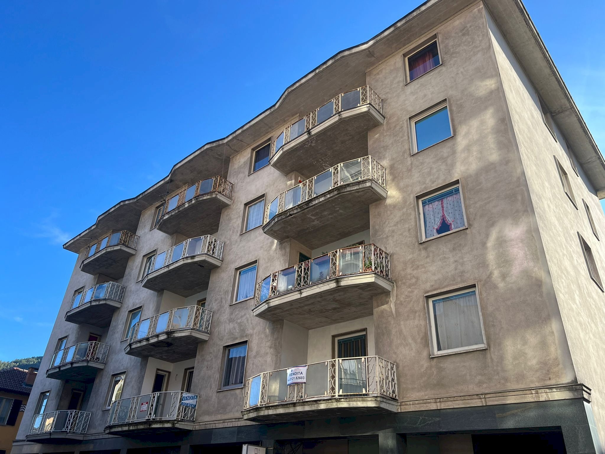 Facciata - Quadrilocale via Roma, 8, Perosa Argentina - foto 1