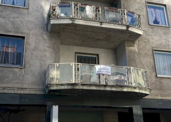 Facciata - Quadrilocale via Roma, 8, Perosa Argentina - foto 2