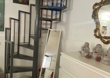 Scale - Casa indipendente Via Fiorentino
 
15, Catania - foto 11