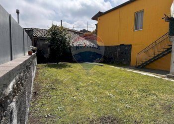 Giardino - Casa indipendente Via Fossa della Neve
 
2, Linguaglossa - foto 17