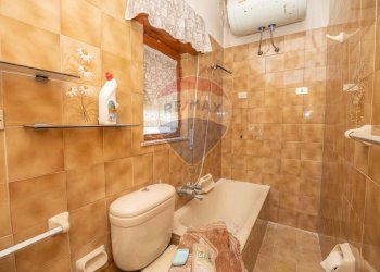 Bagno - Casa indipendente RONCO DE FRANCISCI
 
16/18, Caltagirone - foto 17