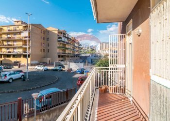 Balcone - Quadrilocale Via Cassiopea
 
30, Catania - foto 19