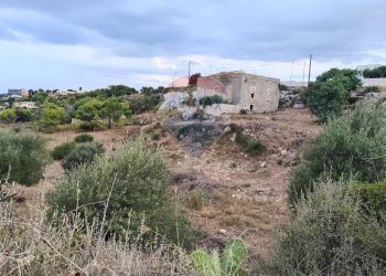 Vista delle montagne - Villa via dei Garofani
 
snc, Augusta - foto 21