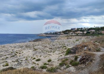 Vista dell\'acqua - Villa Via dei garofani
 
snc, Augusta - foto 20