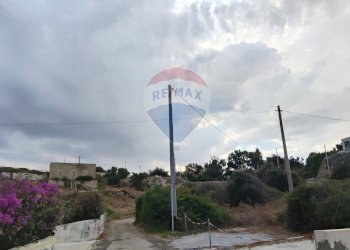 Edificio all\'aperto - Villa Via dei garofani
 
snc, Augusta - foto 21