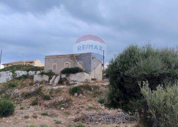 Casa all\'aperto - Villa Via dei garofani
 
snc, Augusta - foto 23