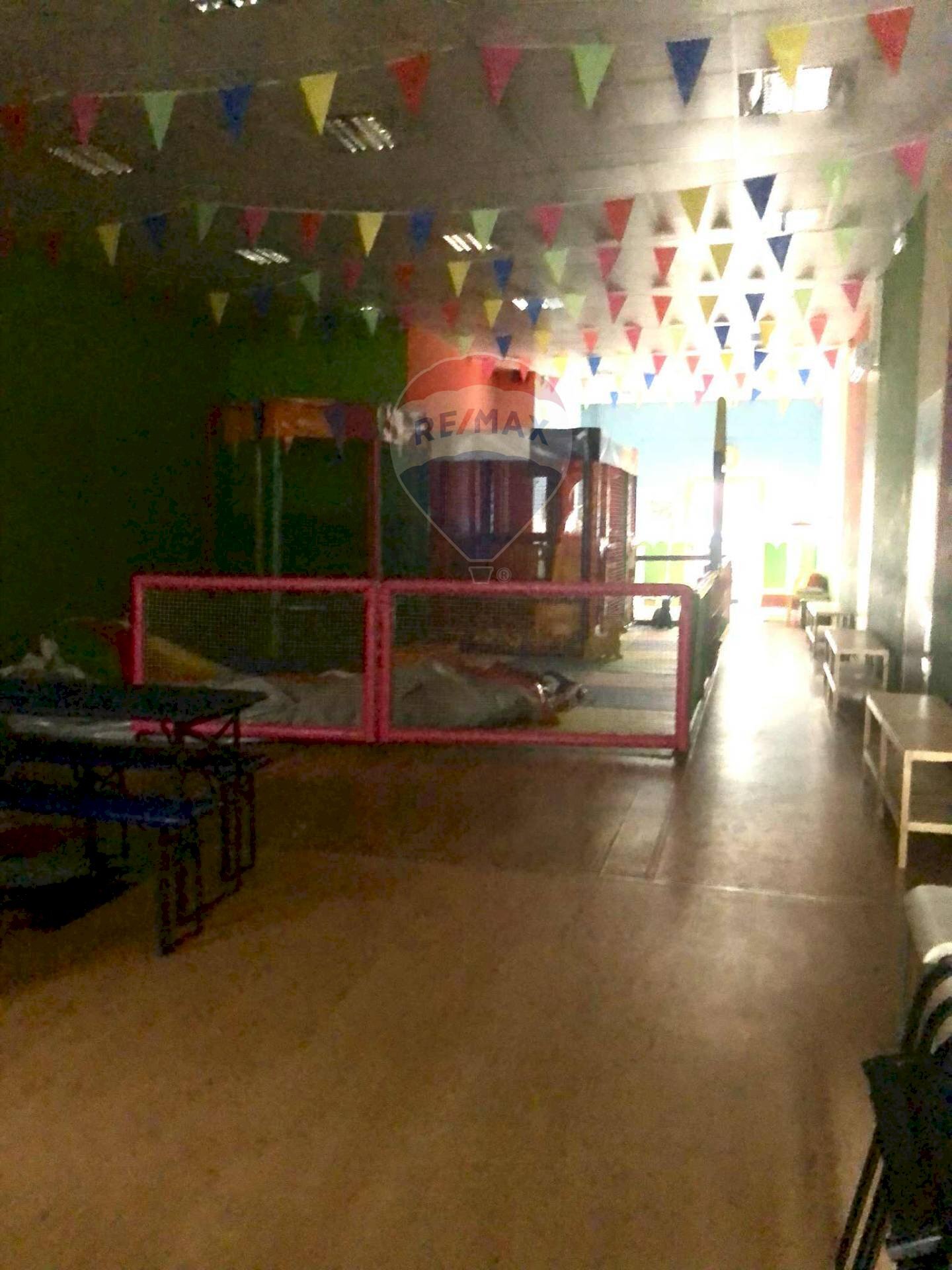 Camera / camera da letto - Commercial Premises via vespri
 
256, Misterbianco - photo 1