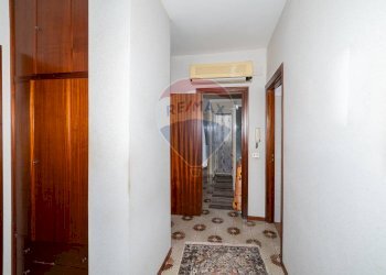 Hall / corridoio - Quadrilocale portella della ginestra
 
63, Misterbianco - foto 10