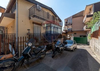 Edificio all\'aperto - Quadrilocale portella della ginestra
 
63, Misterbianco - foto 33