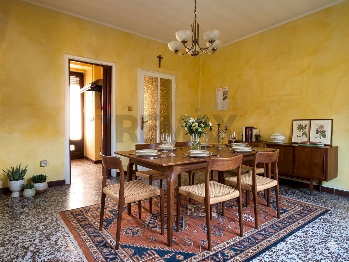 Sala da pranzo - Casa semi indipendente Montiglio
 
23, Breno - foto 1