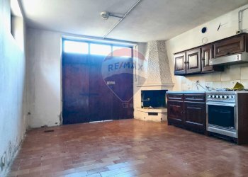 Cucina - Casa semi indipendente Breno - foto 41